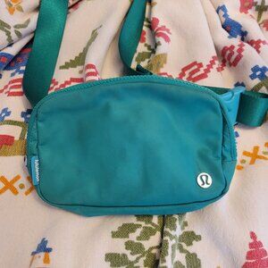 Lululemon green belt bag!